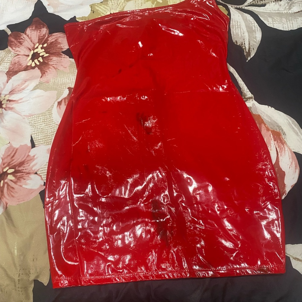 Shiny Red Strapless Dress